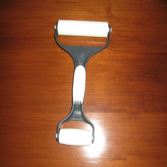 Pampered Chef: Pastry Roller - Picture 2 of 2